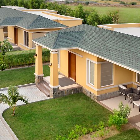Hawthorn Suites By Wyndham Dwarka Екстериор снимка