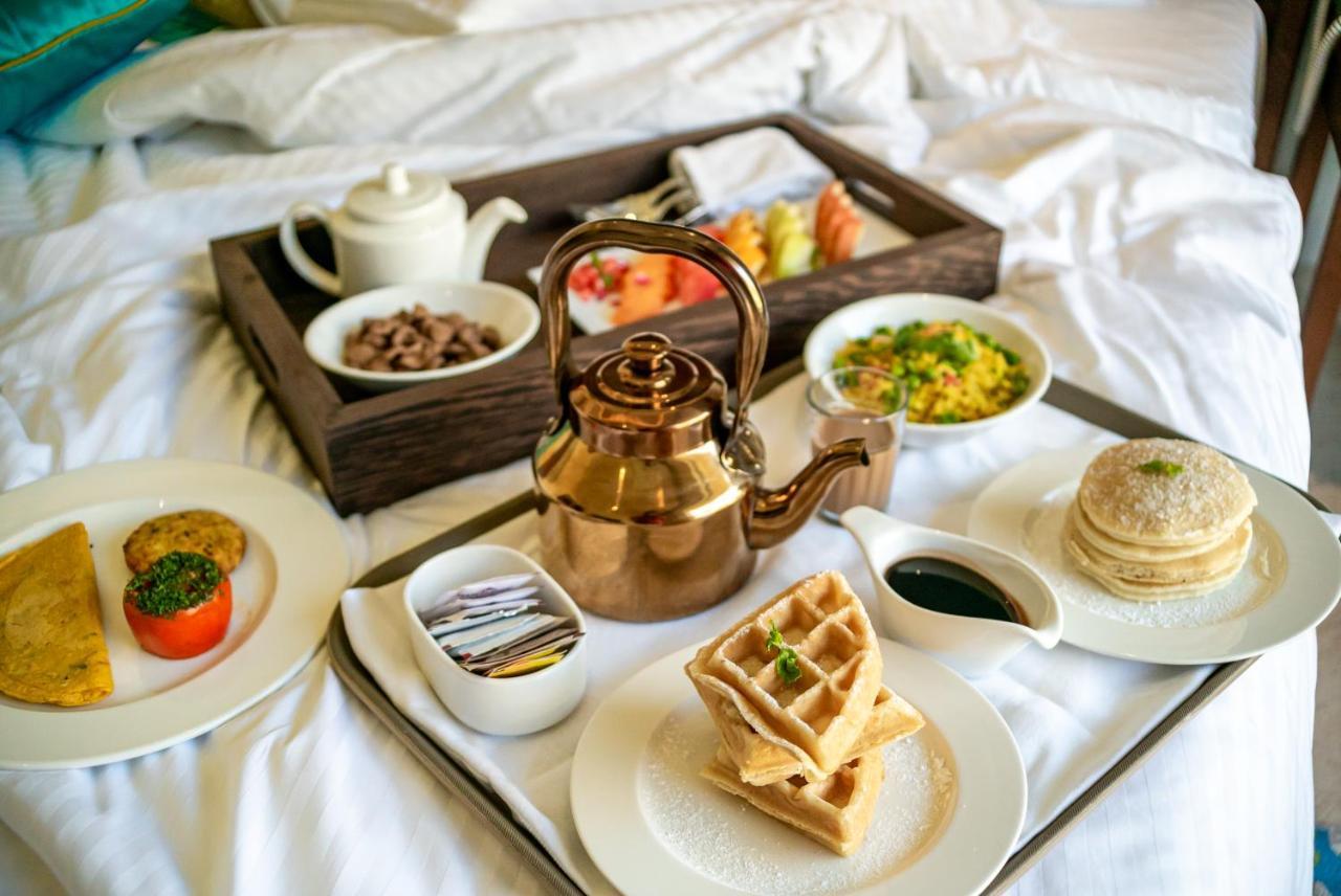 Hawthorn Suites By Wyndham Dwarka Екстериор снимка