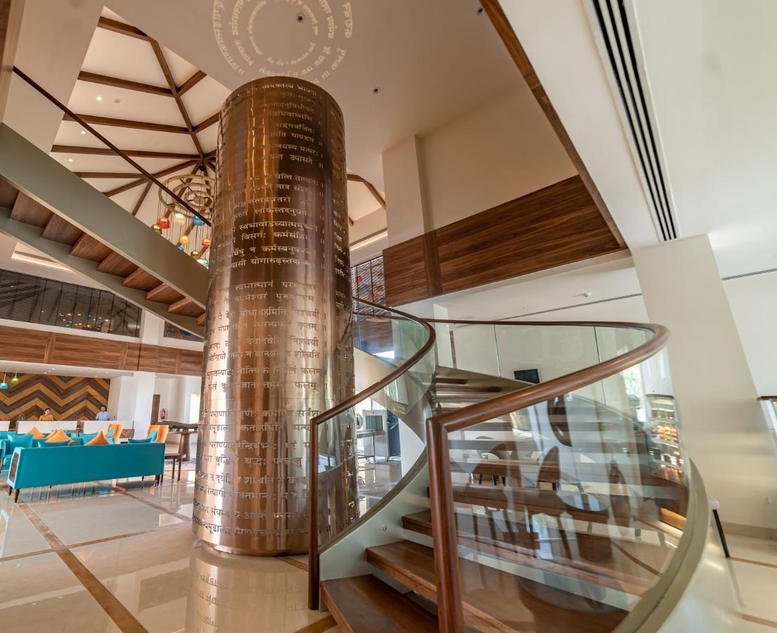 Hawthorn Suites By Wyndham Dwarka Екстериор снимка