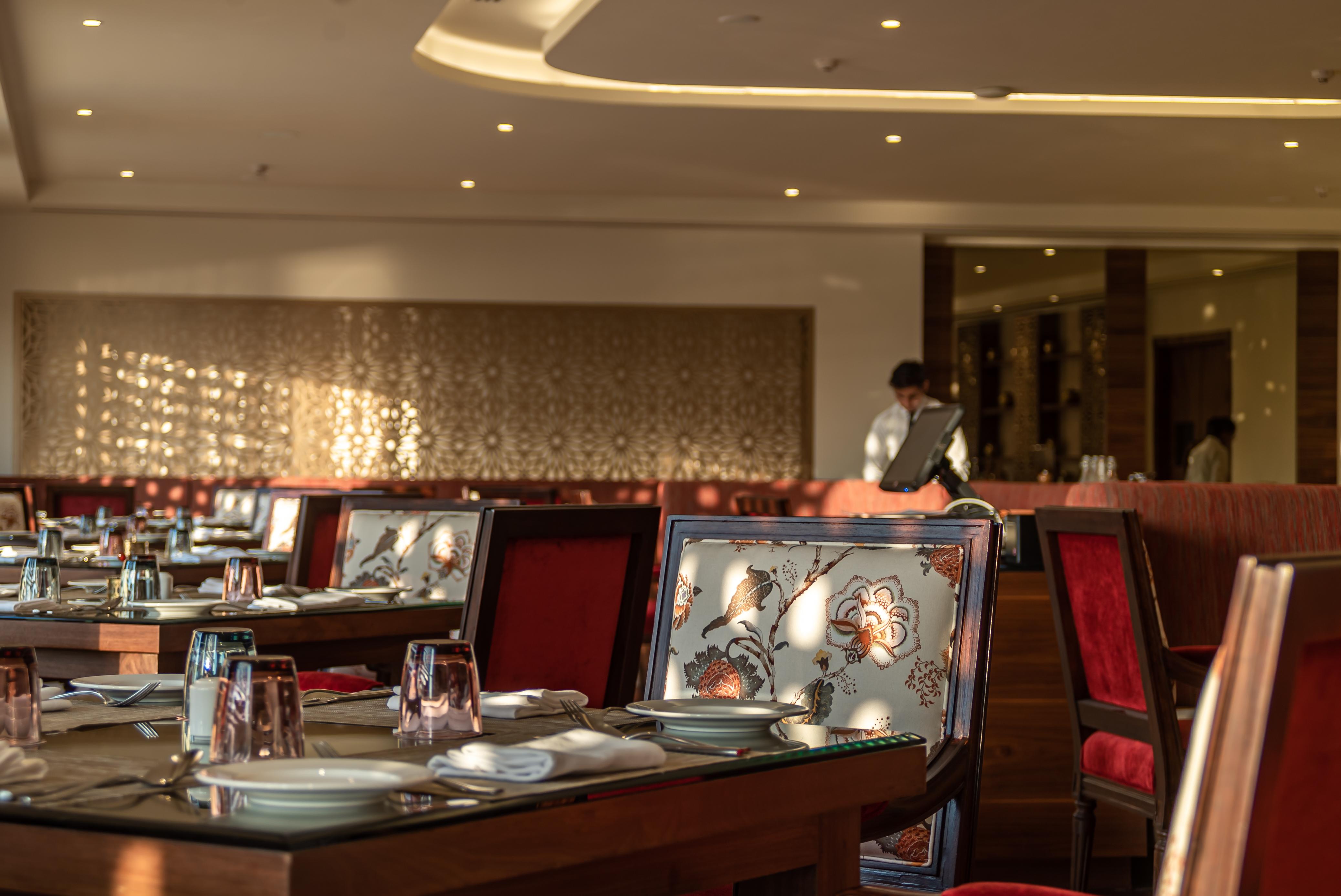 Hawthorn Suites By Wyndham Dwarka Екстериор снимка