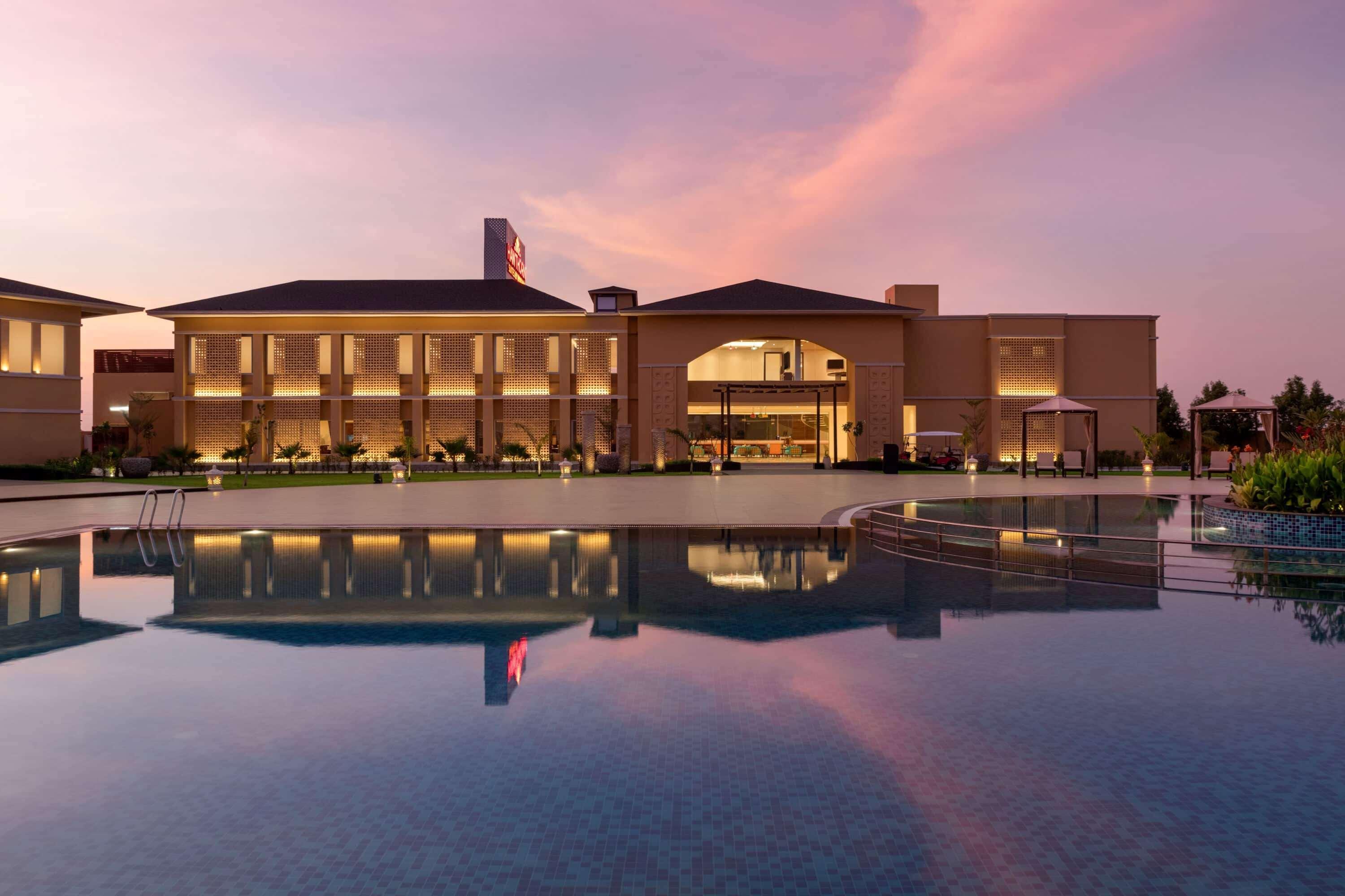 Hawthorn Suites By Wyndham Dwarka Екстериор снимка