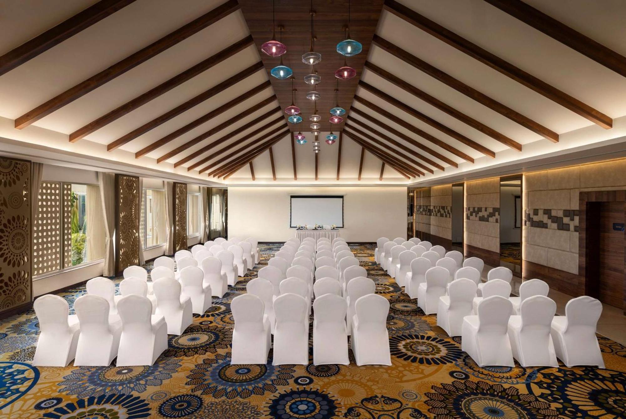 Hawthorn Suites By Wyndham Dwarka Екстериор снимка