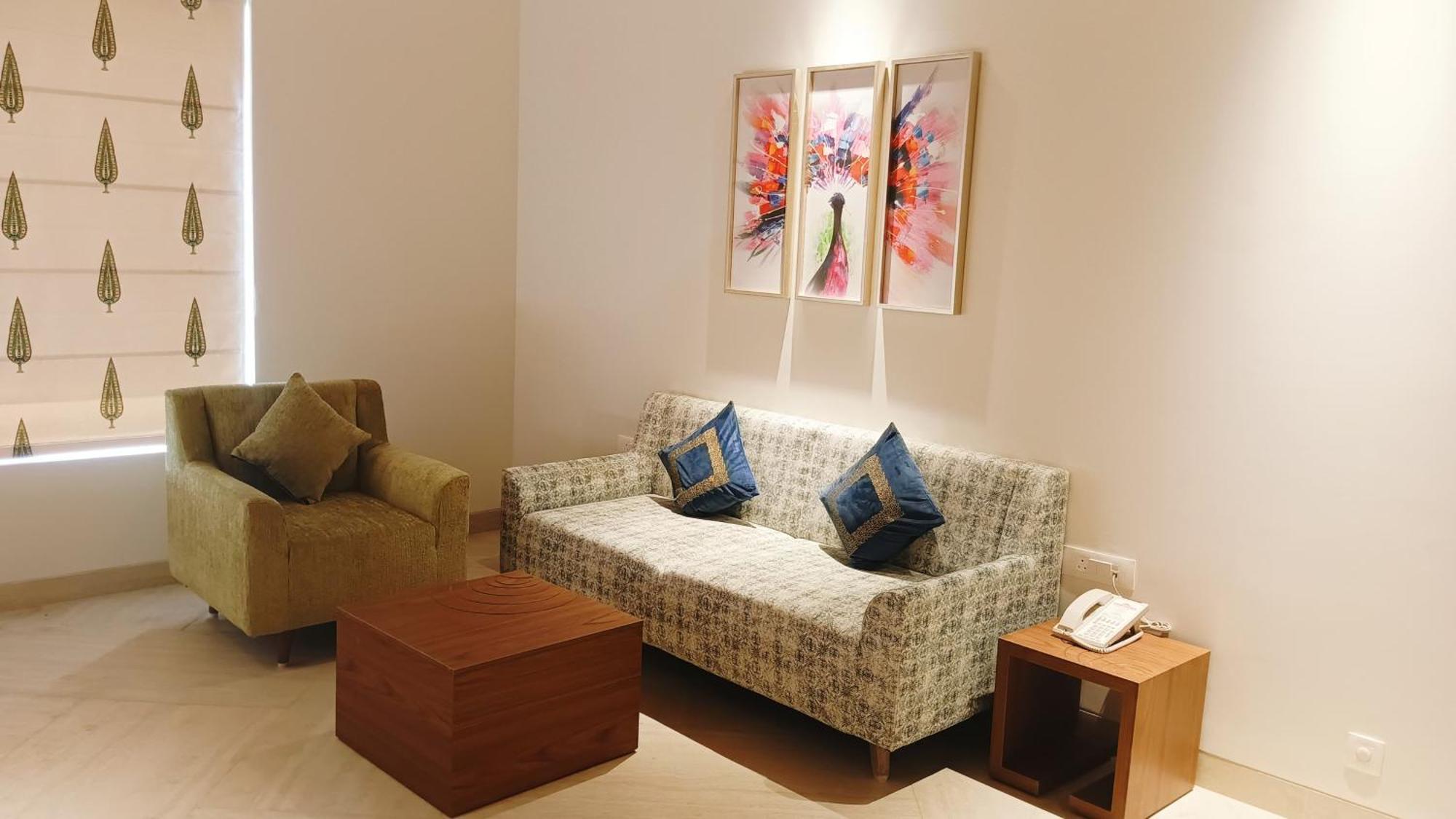 Hawthorn Suites By Wyndham Dwarka Екстериор снимка